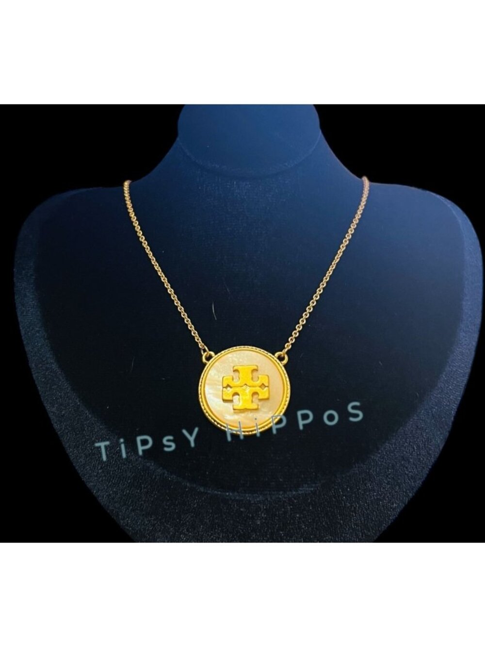Beautiful Tory Burch Kira Mother of Pearl &amp; Gold Pendant Necklace